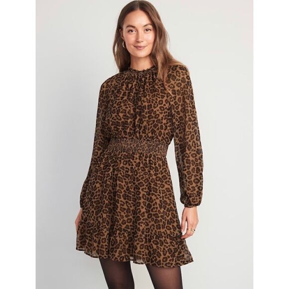 NWT Old Navy Waist-Defined Printed Smocked Mini Dress in Animal Print, Small - Picture 1 of 15